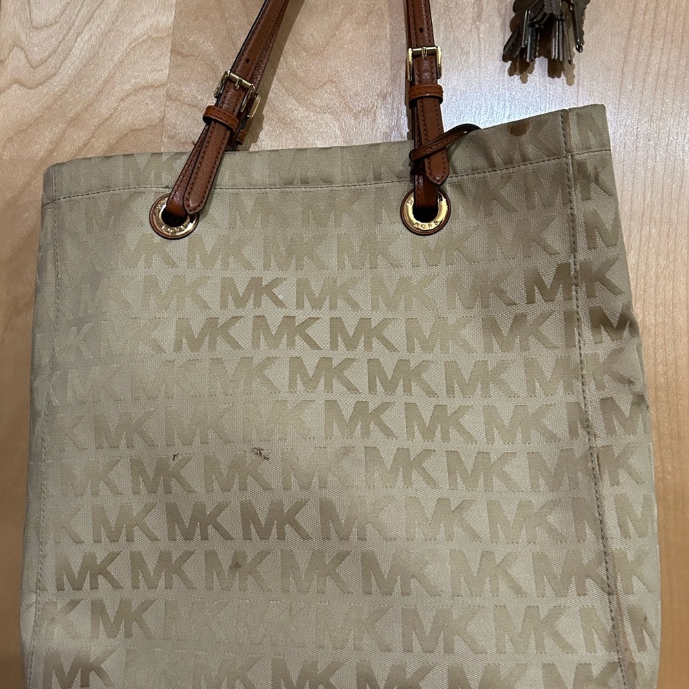 Large Michael kors tote
